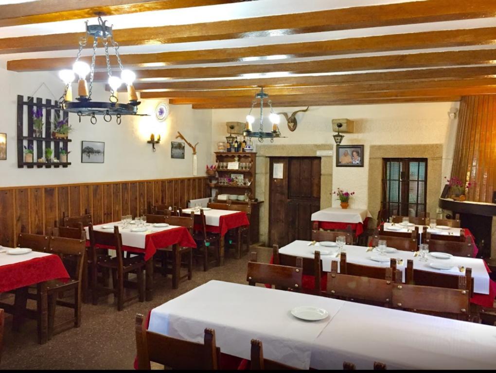 Hostal Restaurante El Chato El Barraco Exterior photo
